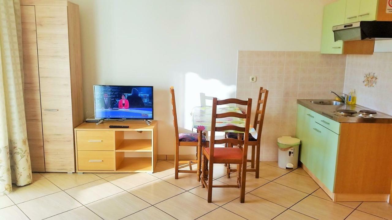 Obala Apartment & Studios Malinska Luaran gambar