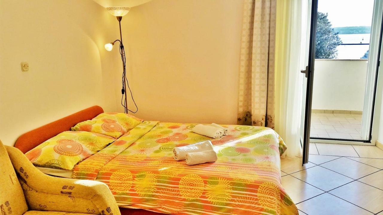 Obala Apartment & Studios Malinska Luaran gambar