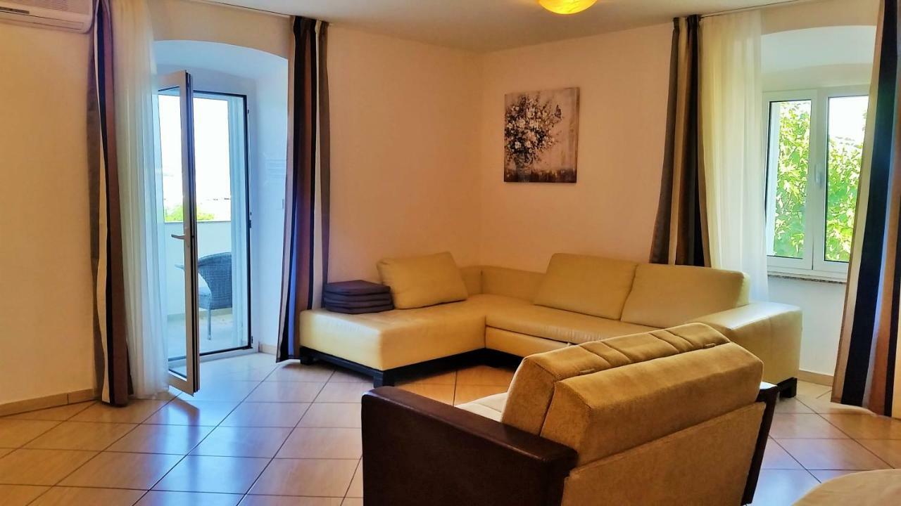 Obala Apartment & Studios Malinska Luaran gambar