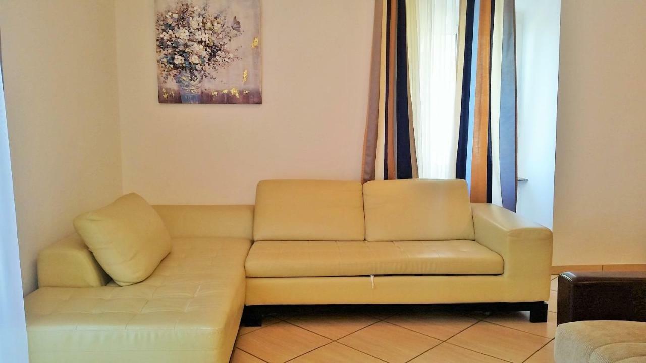 Obala Apartment & Studios Malinska Luaran gambar