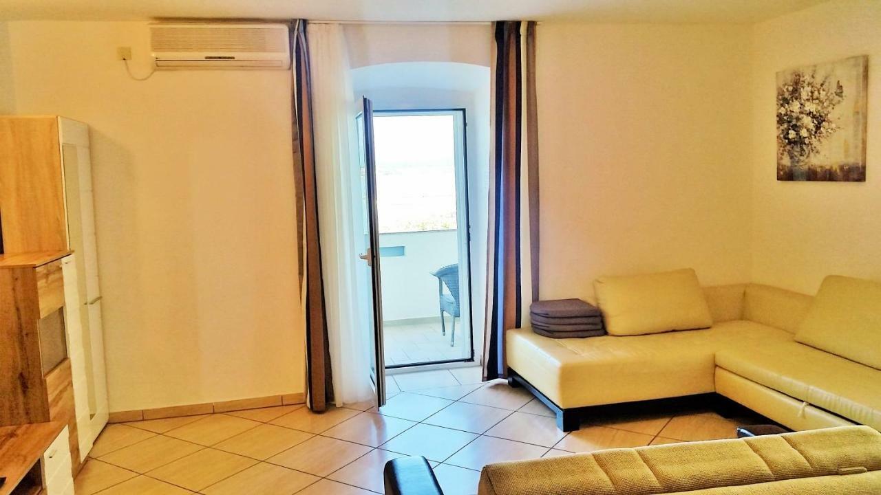 Obala Apartment & Studios Malinska Luaran gambar